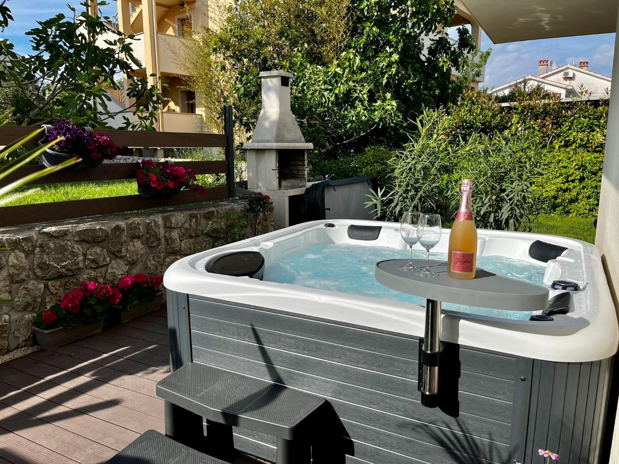 Studio Apartment Rosa Krk Krk Town Exterior photo